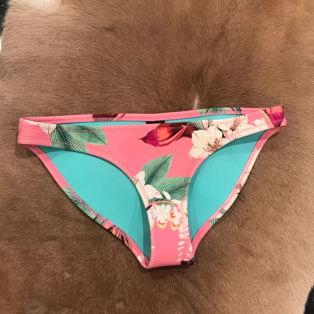 Triangl Neoprene swimsuit bottoms small